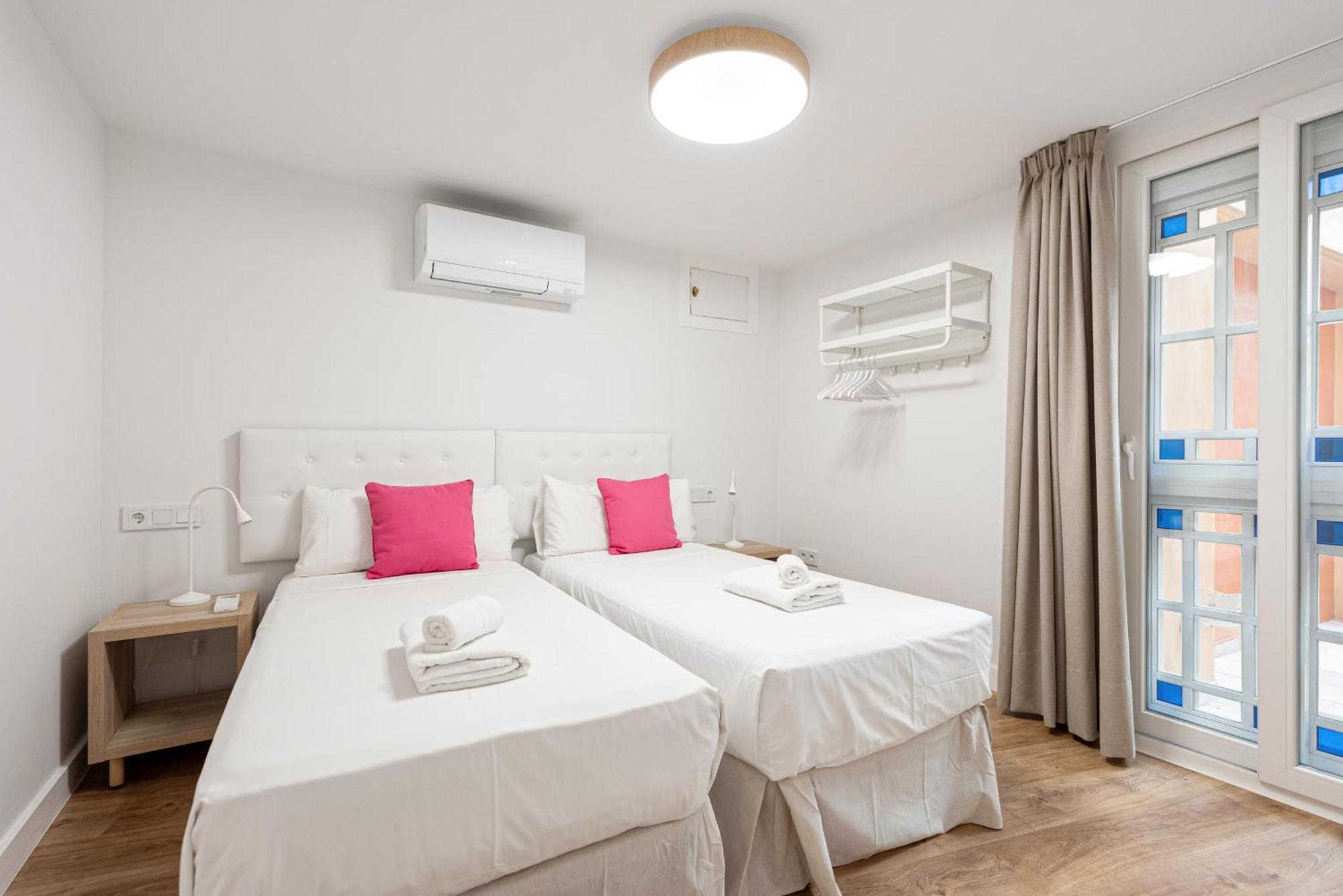 U-nique Plaza De La Merced Apartment